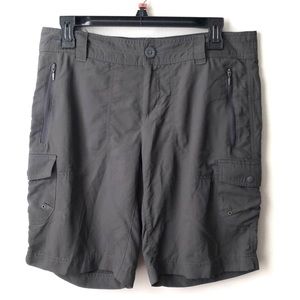 Columbia Gray Zipper Velcro Pockets Athleisure Shorts size 10L
